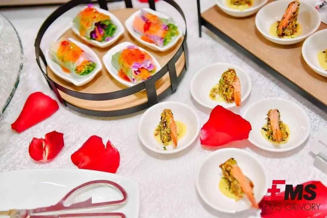 点击进入看图评论 现场有多红,气氛有多浓!艾曼斯新能源汽车...(图39)