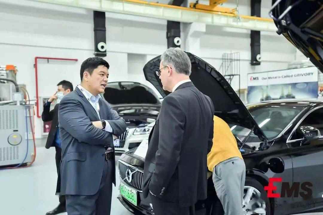 点击进入看图评论 现场有多红,气氛有多浓!艾曼斯新能源汽车...(图43)