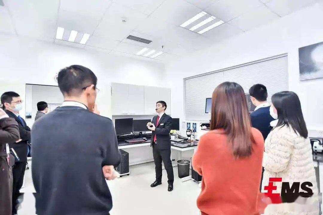 点击进入看图评论 现场有多红,气氛有多浓!艾曼斯新能源汽车...(图45)